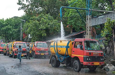 संगमनेर तालुक्यातील ८ गावे १६ वाड्यांना ७ टँकरद्वारे पाणी
